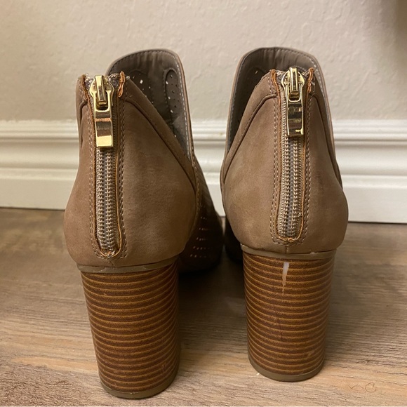 Ana Tiana Heeled Booties - Picture 4 of 4